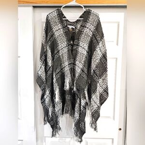 MARC New York open poncho